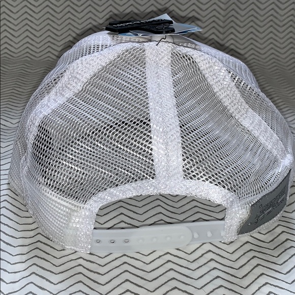 NWT Adventure Time Finn White Trucker Snapback - Picture 4 of 5